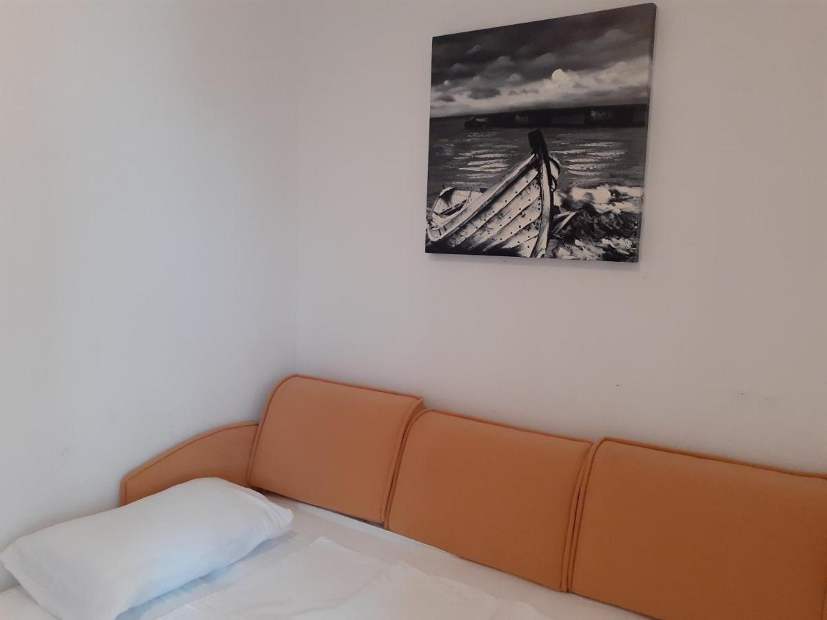 Apartment Conty On The Ground Floor Malinska Buitenkant foto