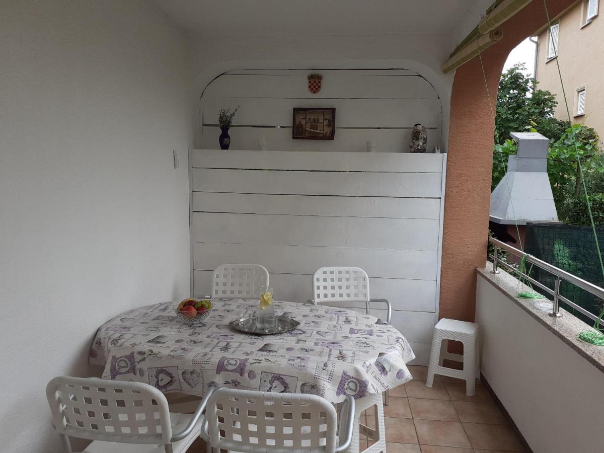 Apartment Conty On The Ground Floor Malinska Buitenkant foto