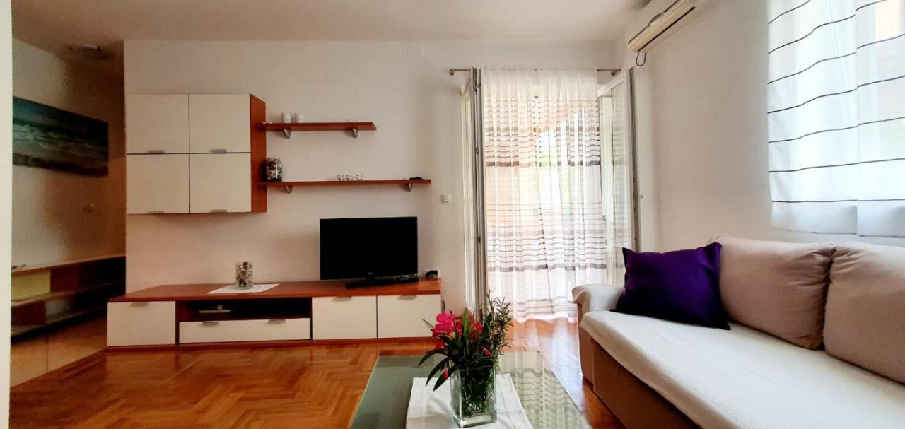 Apartment Conty On The Ground Floor Malinska Buitenkant foto